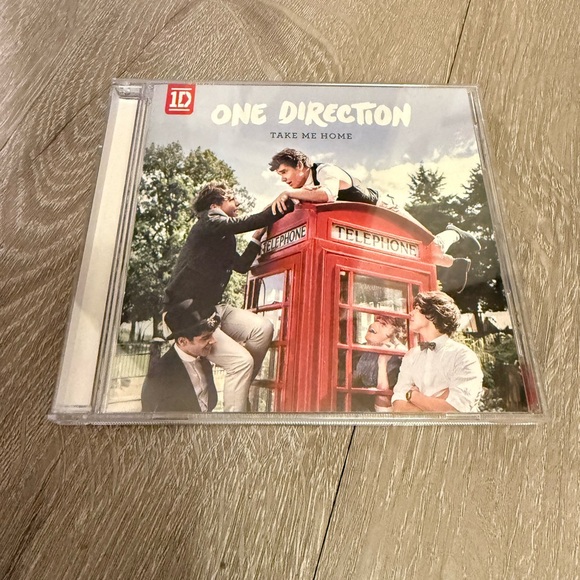 One Direction Merchandise Collection - Picture 2 of 7